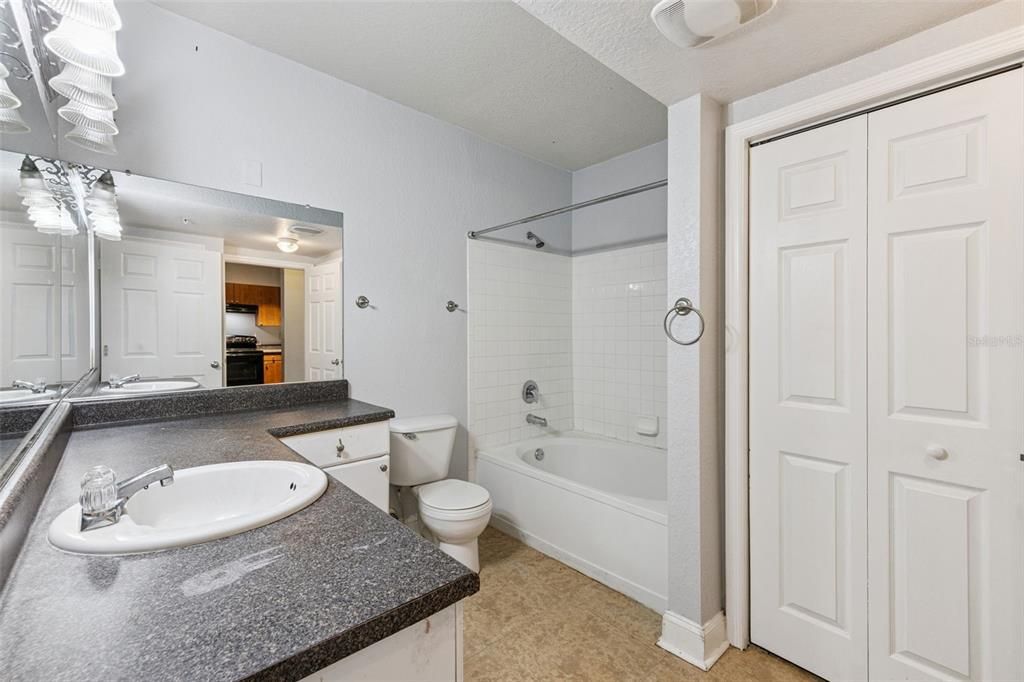 Active With Contract: $128,900 (1 beds, 1 baths, 744 Square Feet)