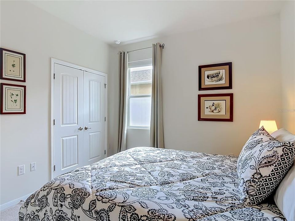 Activo con contrato: $429,000 (4 camas, 2 baños, 2059 Pies cuadrados)