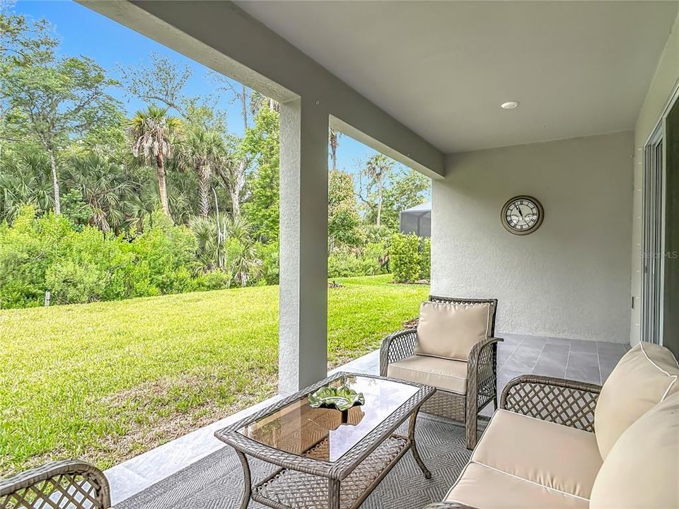 Activo con contrato: $429,000 (4 camas, 2 baños, 2059 Pies cuadrados)