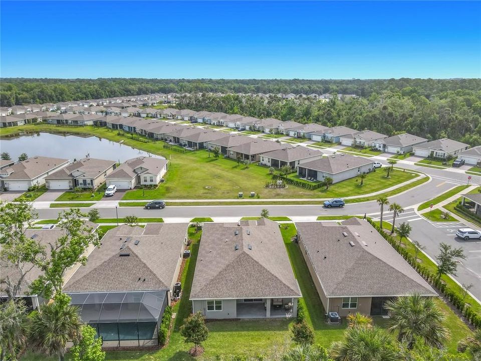 Activo con contrato: $429,000 (4 camas, 2 baños, 2059 Pies cuadrados)