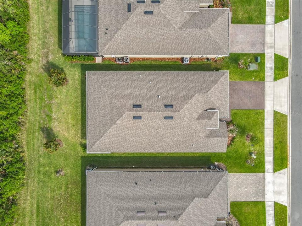 Activo con contrato: $429,000 (4 camas, 2 baños, 2059 Pies cuadrados)