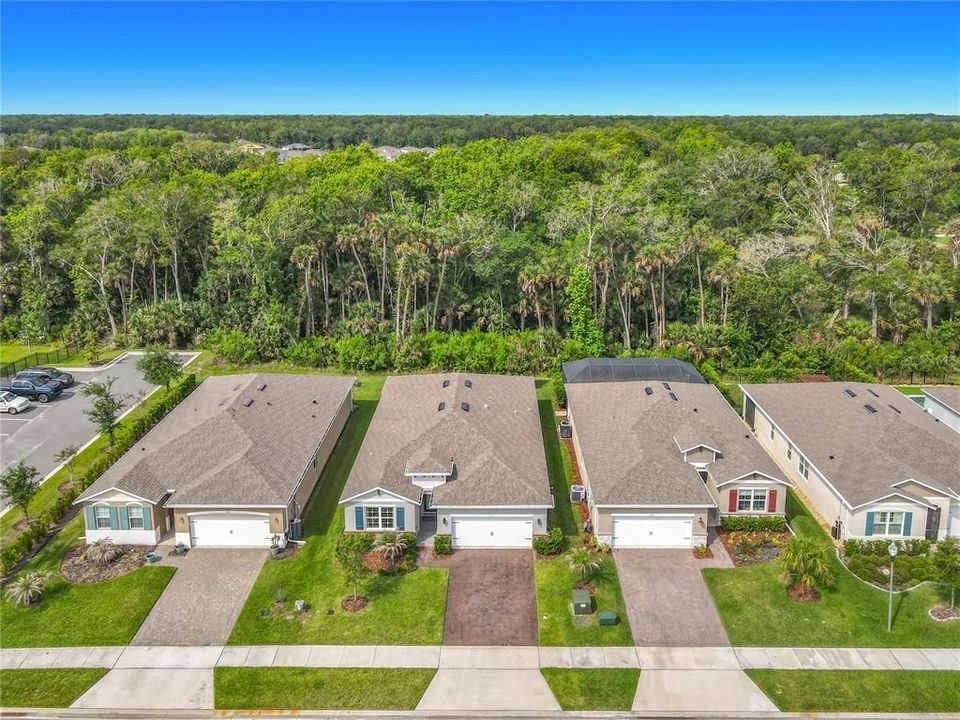 Activo con contrato: $429,000 (4 camas, 2 baños, 2059 Pies cuadrados)