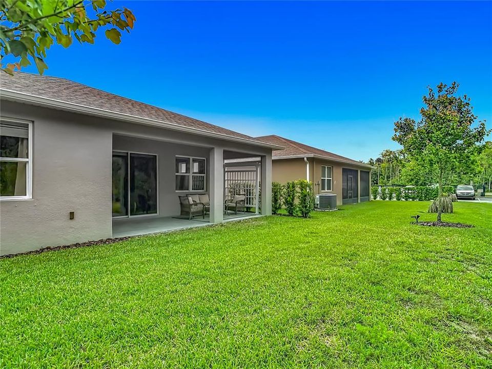 Activo con contrato: $429,000 (4 camas, 2 baños, 2059 Pies cuadrados)