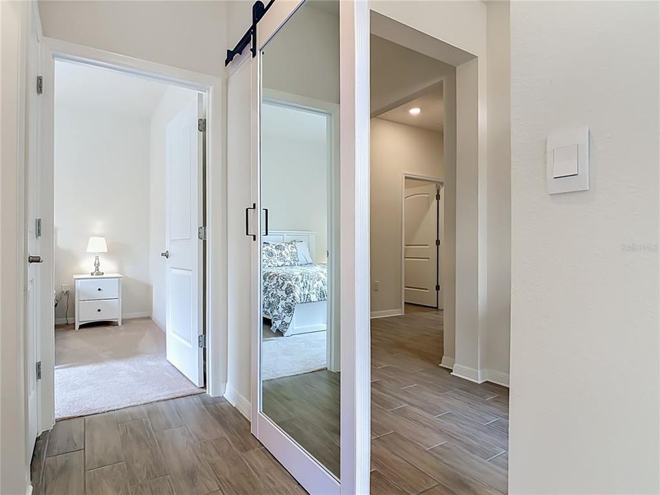 Activo con contrato: $429,000 (4 camas, 2 baños, 2059 Pies cuadrados)