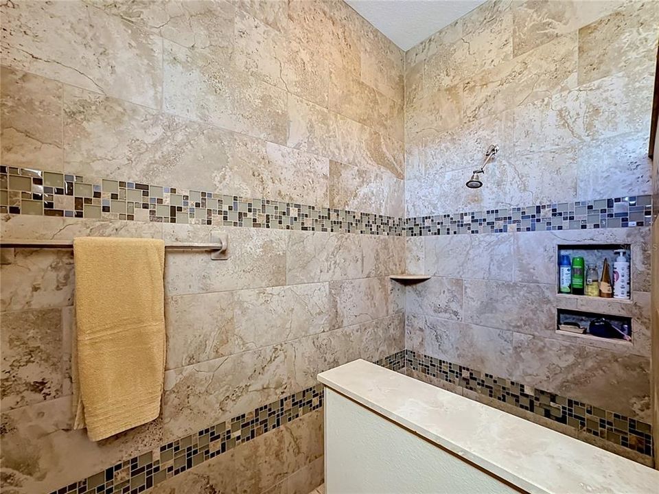 En Venta: $1,185,000 (4 camas, 3 baños, 3024 Pies cuadrados)