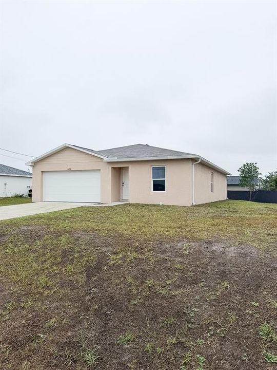 For Rent: $1,695 (4 beds, 2 baths, 1499 Square Feet)