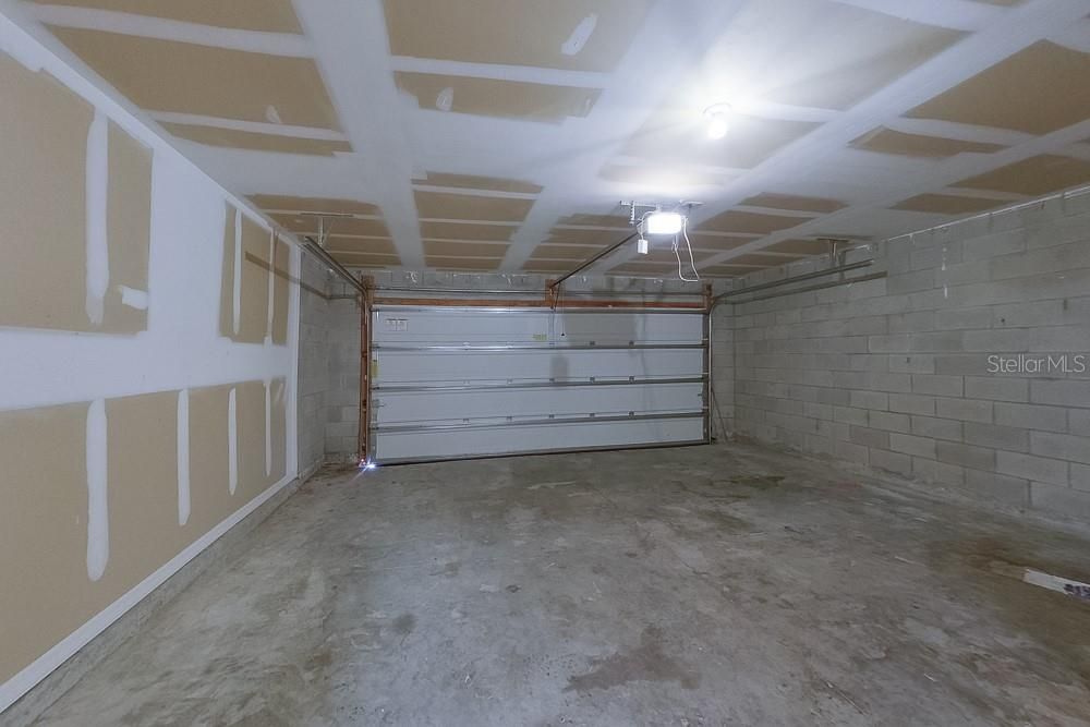 For Rent: $1,695 (4 beds, 2 baths, 1499 Square Feet)