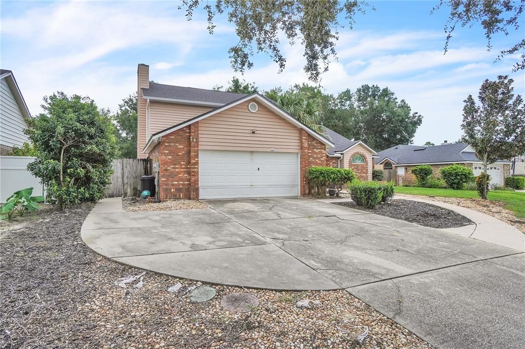 For Sale: $250,000 (3 beds, 2 baths, 1820 Square Feet)