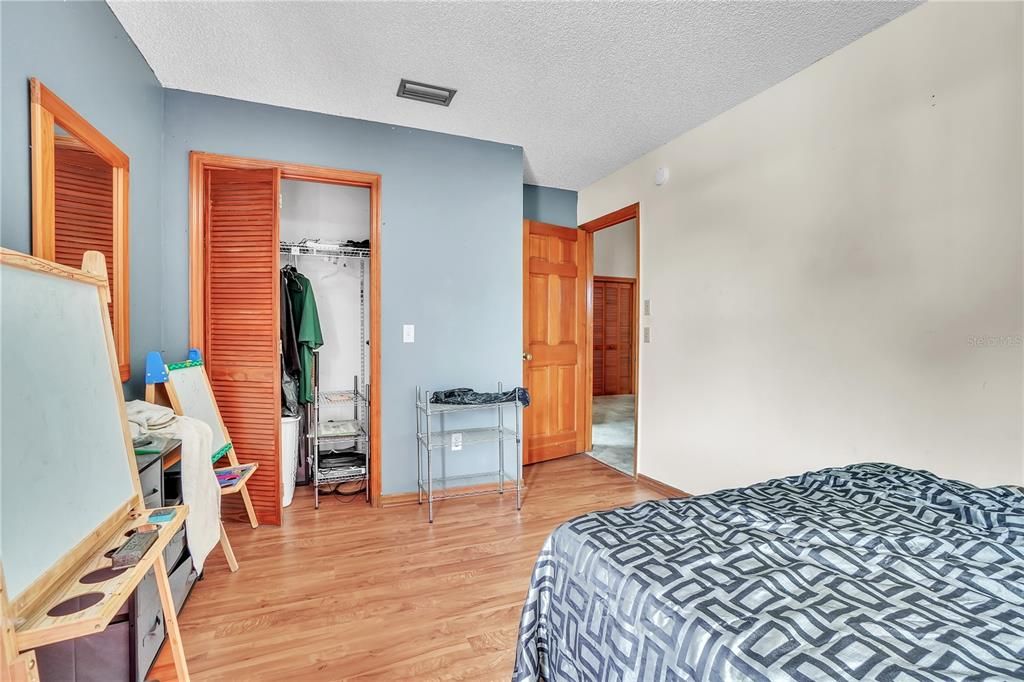 For Sale: $250,000 (3 beds, 2 baths, 1820 Square Feet)