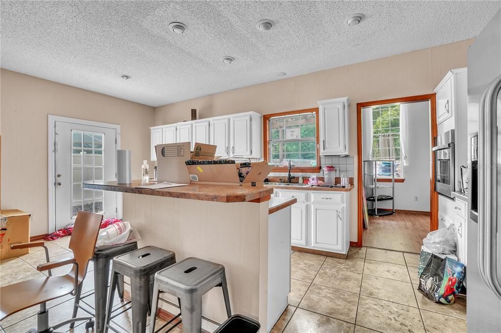 For Sale: $250,000 (3 beds, 2 baths, 1820 Square Feet)