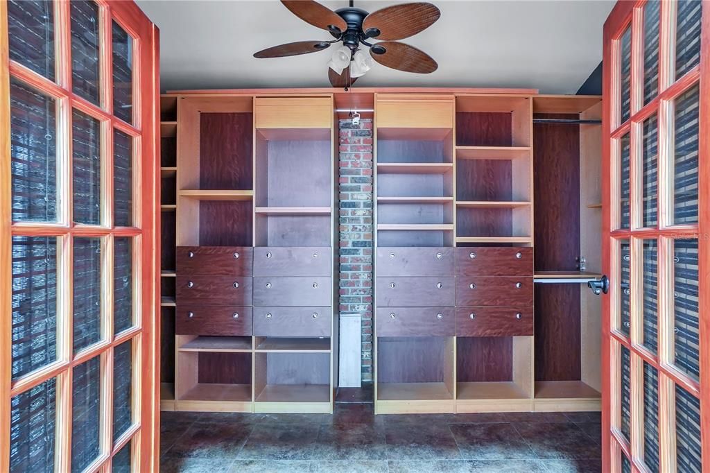 For Sale: $250,000 (3 beds, 2 baths, 1820 Square Feet)