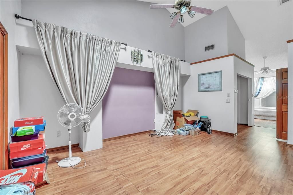 For Sale: $250,000 (3 beds, 2 baths, 1820 Square Feet)