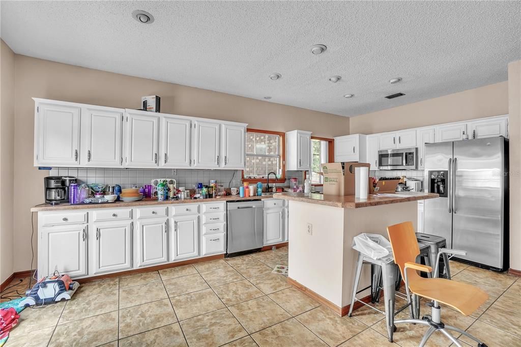 For Sale: $250,000 (3 beds, 2 baths, 1820 Square Feet)