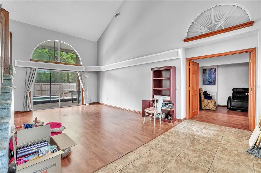 For Sale: $250,000 (3 beds, 2 baths, 1820 Square Feet)