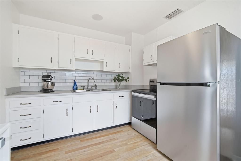 Activo con contrato: $315,000 (2 camas, 1 baños, 888 Pies cuadrados)