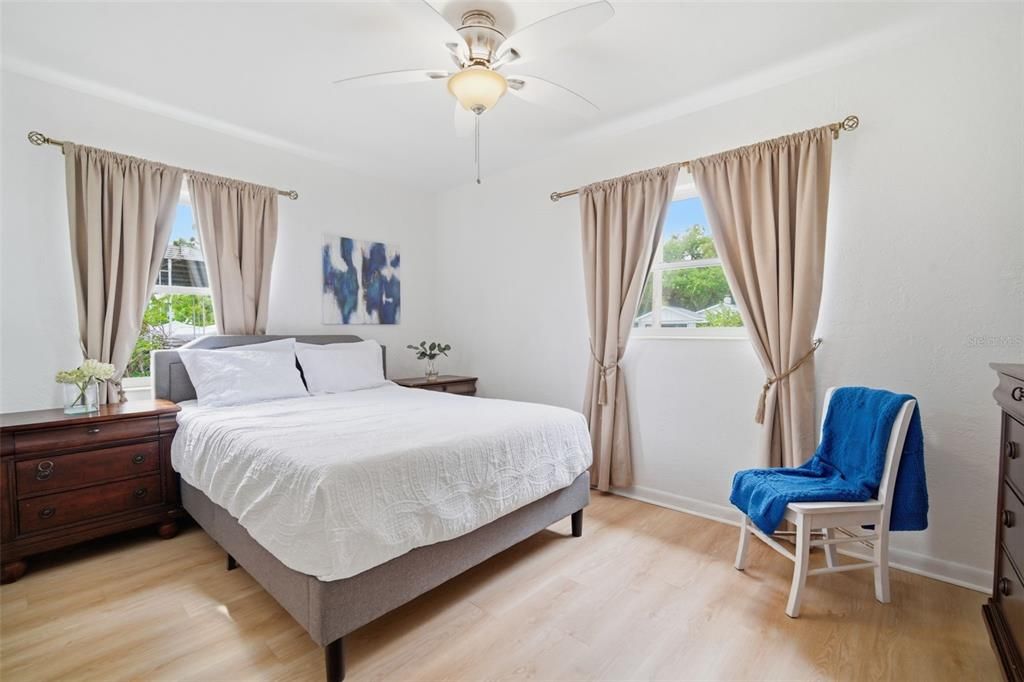 Activo con contrato: $315,000 (2 camas, 1 baños, 888 Pies cuadrados)