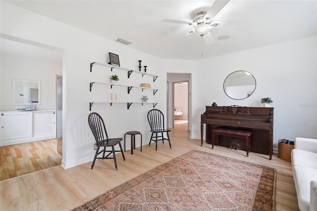 Activo con contrato: $315,000 (2 camas, 1 baños, 888 Pies cuadrados)