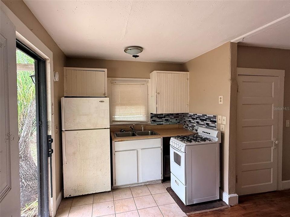 В аренду: $1,095 (1 спален, 1 ванн, 496 Квадратных фут)