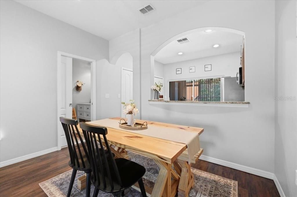 For Sale: $220,000 (2 beds, 2 baths, 1224 Square Feet)