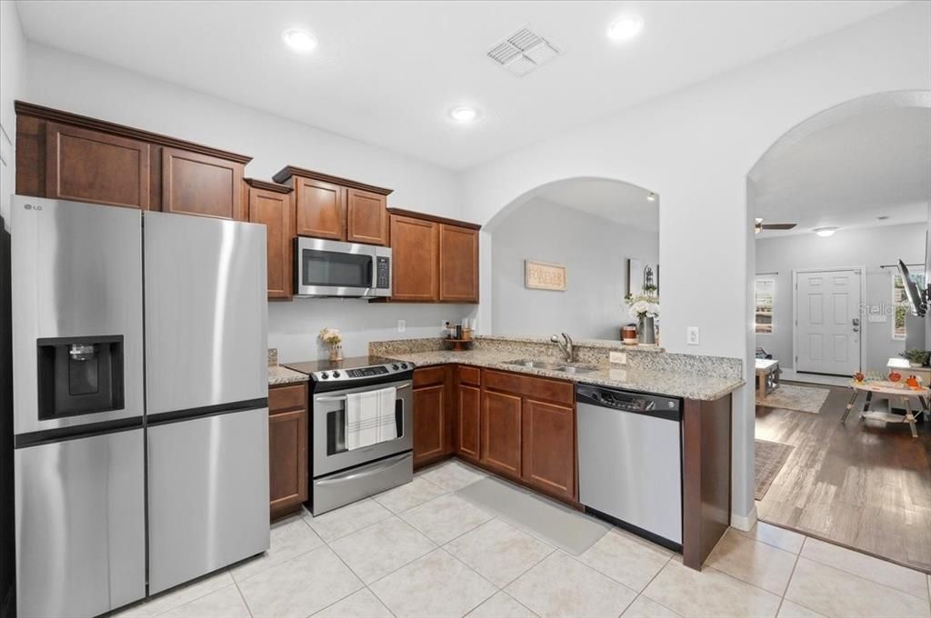 For Sale: $220,000 (2 beds, 2 baths, 1224 Square Feet)