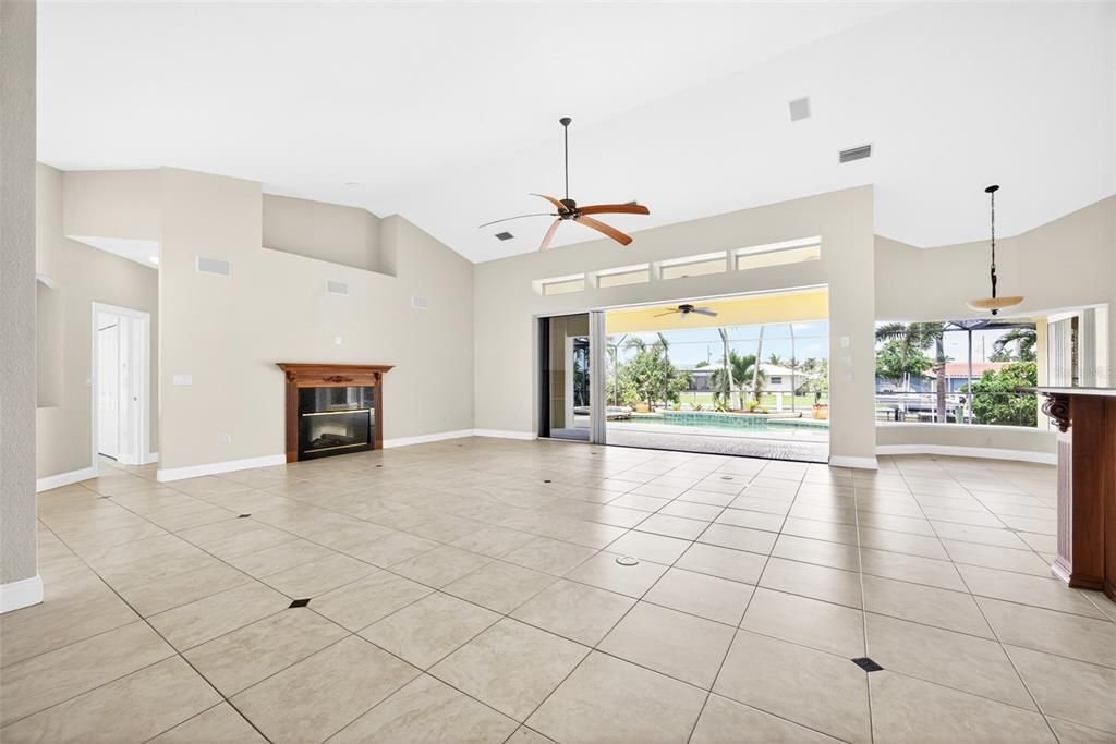 For Sale: $865,000 (3 beds, 3 baths, 2479 Square Feet)