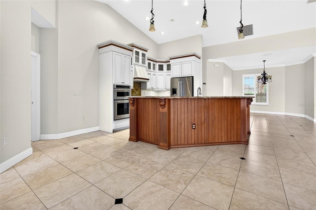 For Sale: $865,000 (3 beds, 3 baths, 2479 Square Feet)