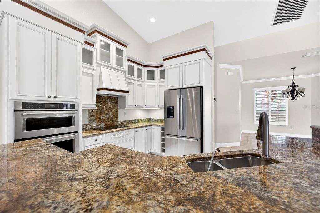 For Sale: $865,000 (3 beds, 3 baths, 2479 Square Feet)