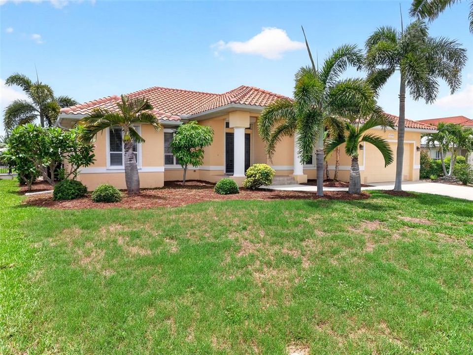 For Sale: $865,000 (3 beds, 3 baths, 2479 Square Feet)