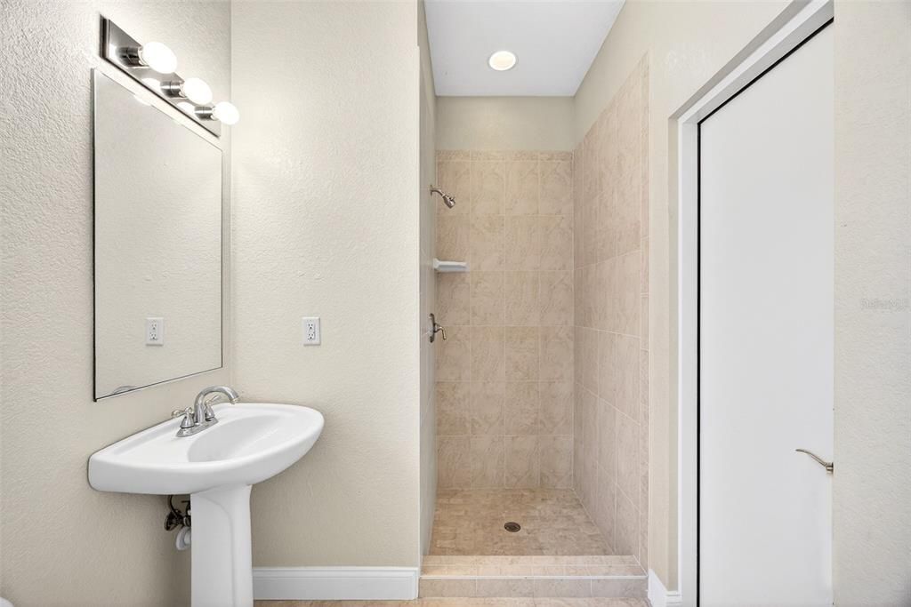 For Sale: $865,000 (3 beds, 3 baths, 2479 Square Feet)