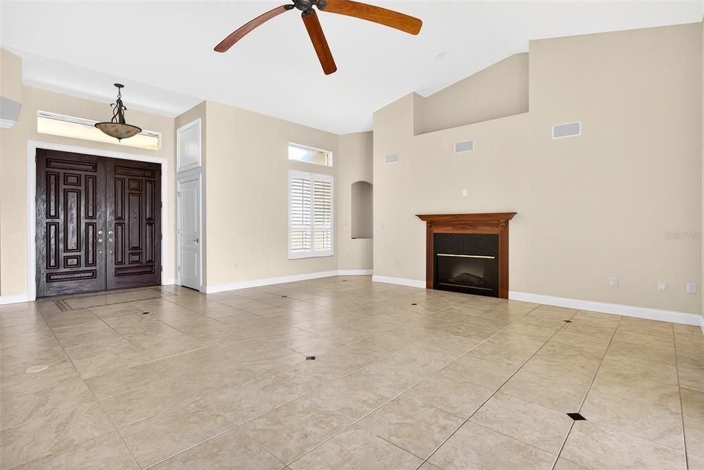 For Sale: $865,000 (3 beds, 3 baths, 2479 Square Feet)