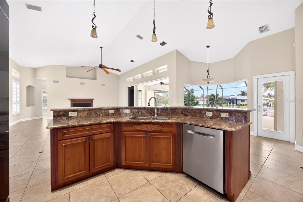 For Sale: $865,000 (3 beds, 3 baths, 2479 Square Feet)