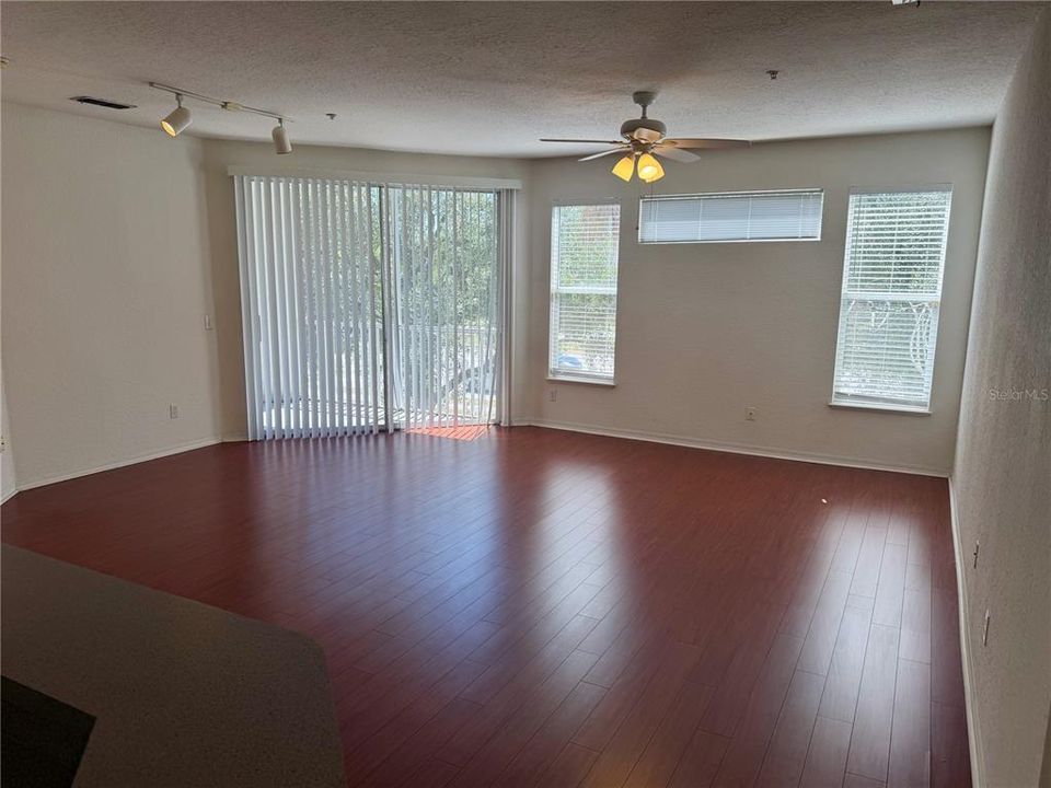 For Rent: $1,595 (2 beds, 2 baths, 1064 Square Feet)