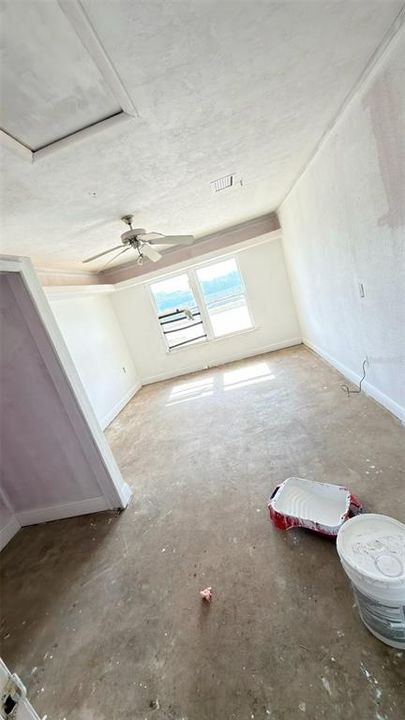 Activo con contrato: $105,000 (4 camas, 2 baños, 1040 Pies cuadrados)