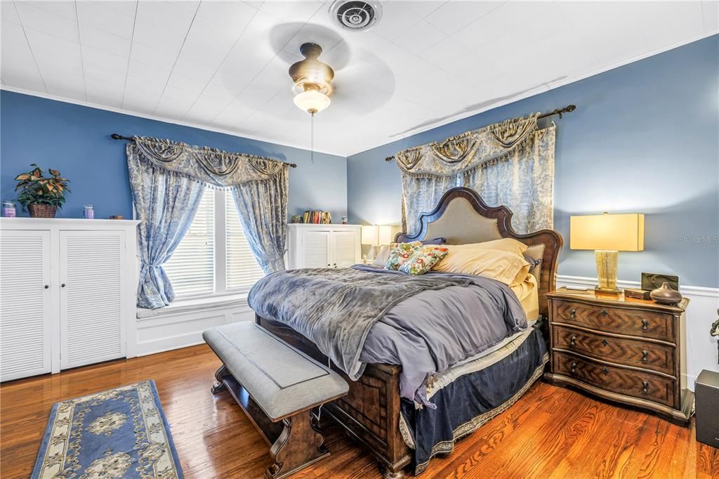 For Sale: $1,625,000 (4 beds, 3 baths, 5388 Square Feet)