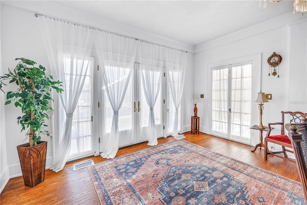 For Sale: $1,625,000 (4 beds, 3 baths, 5388 Square Feet)