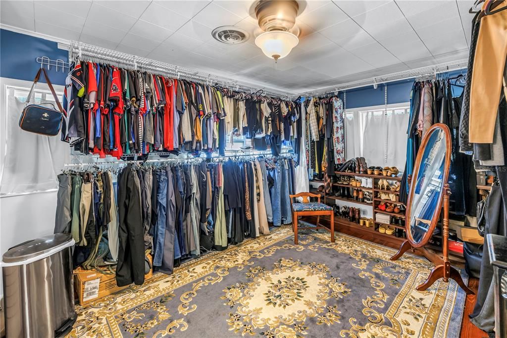 For Sale: $1,625,000 (4 beds, 3 baths, 5388 Square Feet)