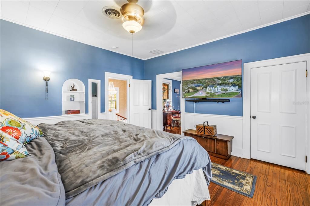 For Sale: $1,625,000 (4 beds, 3 baths, 5388 Square Feet)