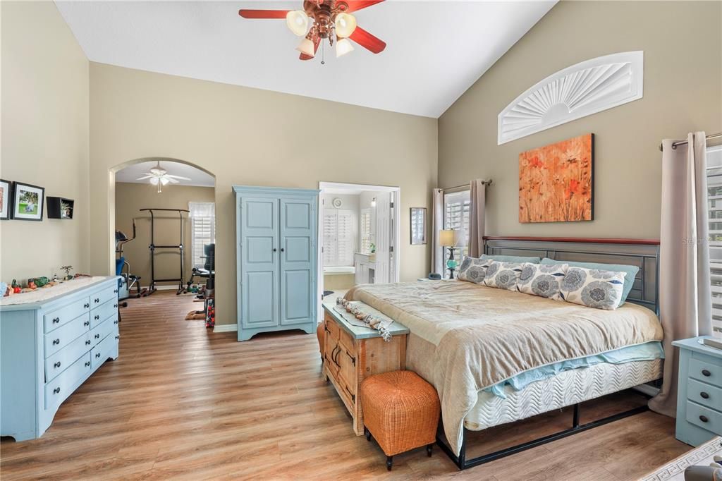 Active With Contract: $475,000 (3 beds, 2 baths, 2522 Square Feet)