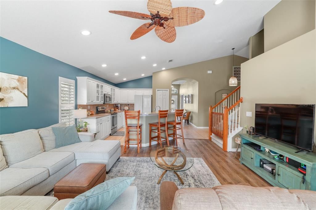 Active With Contract: $475,000 (3 beds, 2 baths, 2522 Square Feet)