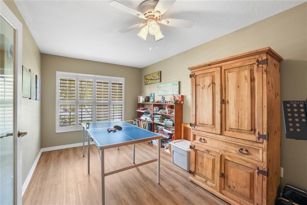 Active With Contract: $475,000 (3 beds, 2 baths, 2522 Square Feet)