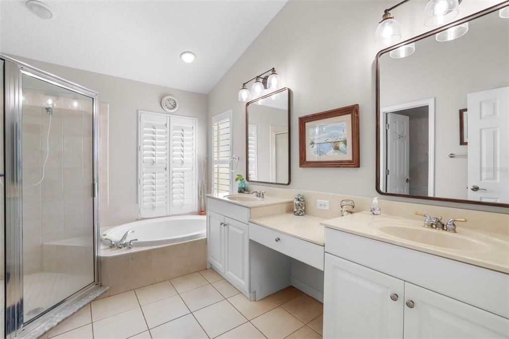 Active With Contract: $475,000 (3 beds, 2 baths, 2522 Square Feet)
