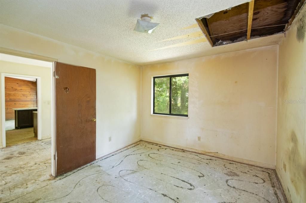 For Sale: $199,950 (3 beds, 2 baths, 1610 Square Feet)