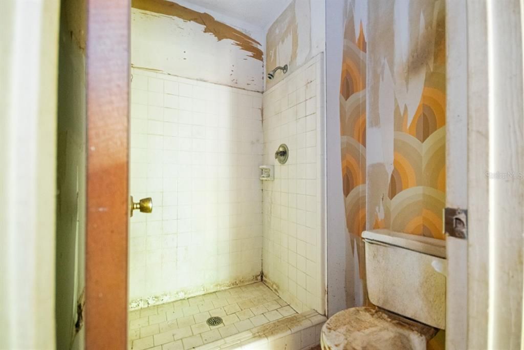 For Sale: $199,950 (3 beds, 2 baths, 1610 Square Feet)