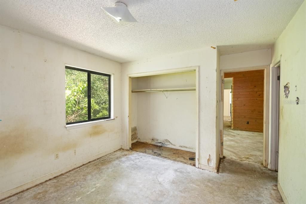 For Sale: $199,950 (3 beds, 2 baths, 1610 Square Feet)