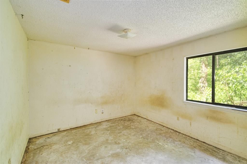 For Sale: $199,950 (3 beds, 2 baths, 1610 Square Feet)