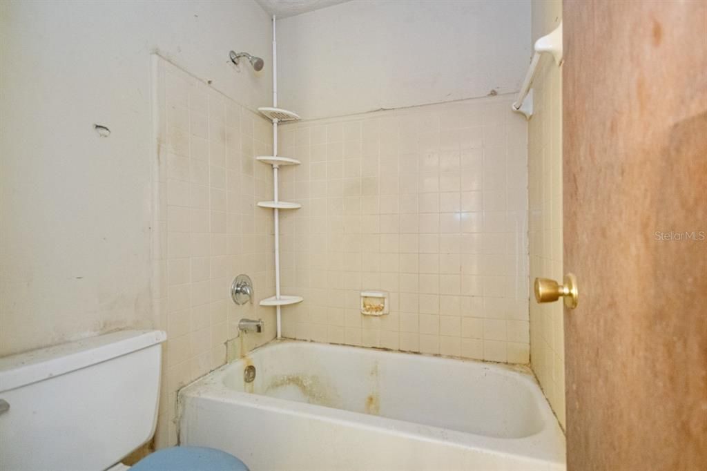 For Sale: $199,950 (3 beds, 2 baths, 1610 Square Feet)
