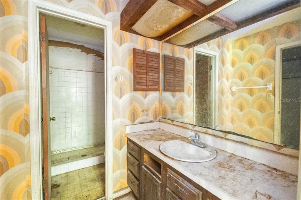 For Sale: $199,950 (3 beds, 2 baths, 1610 Square Feet)
