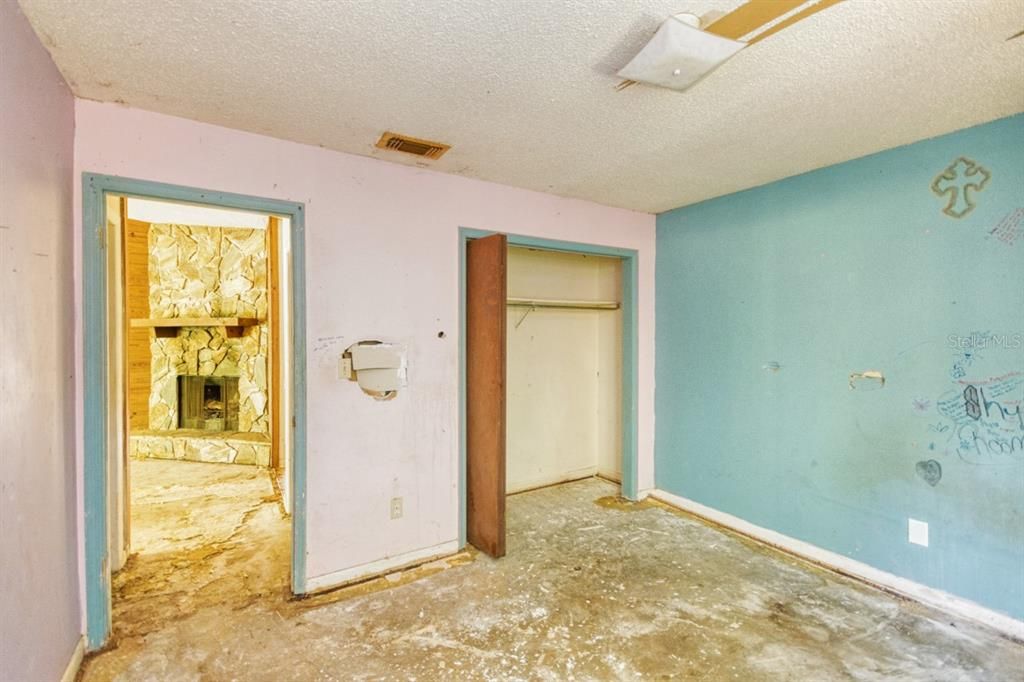 For Sale: $199,950 (3 beds, 2 baths, 1610 Square Feet)