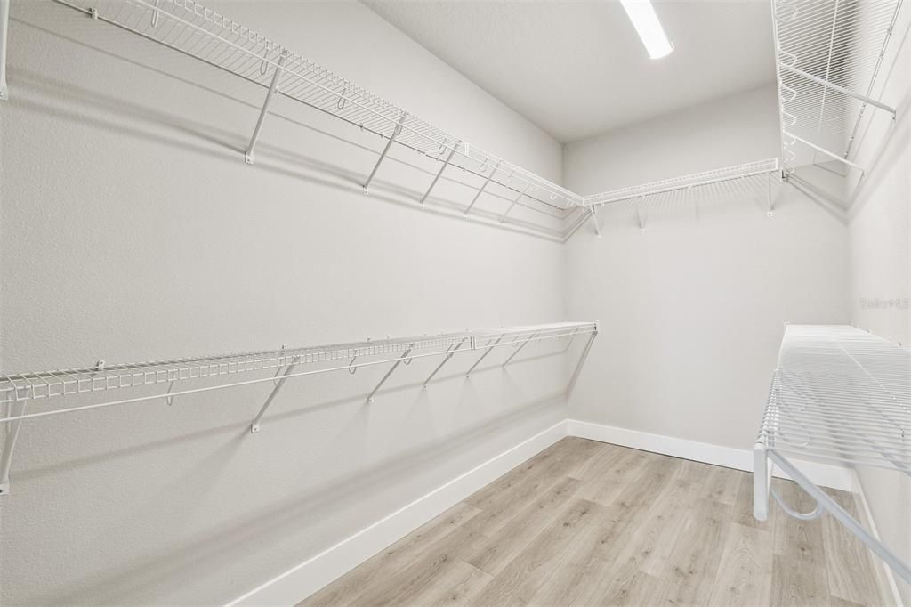 En Venta: $674,990 (3 camas, 3 baños, 2344 Pies cuadrados)