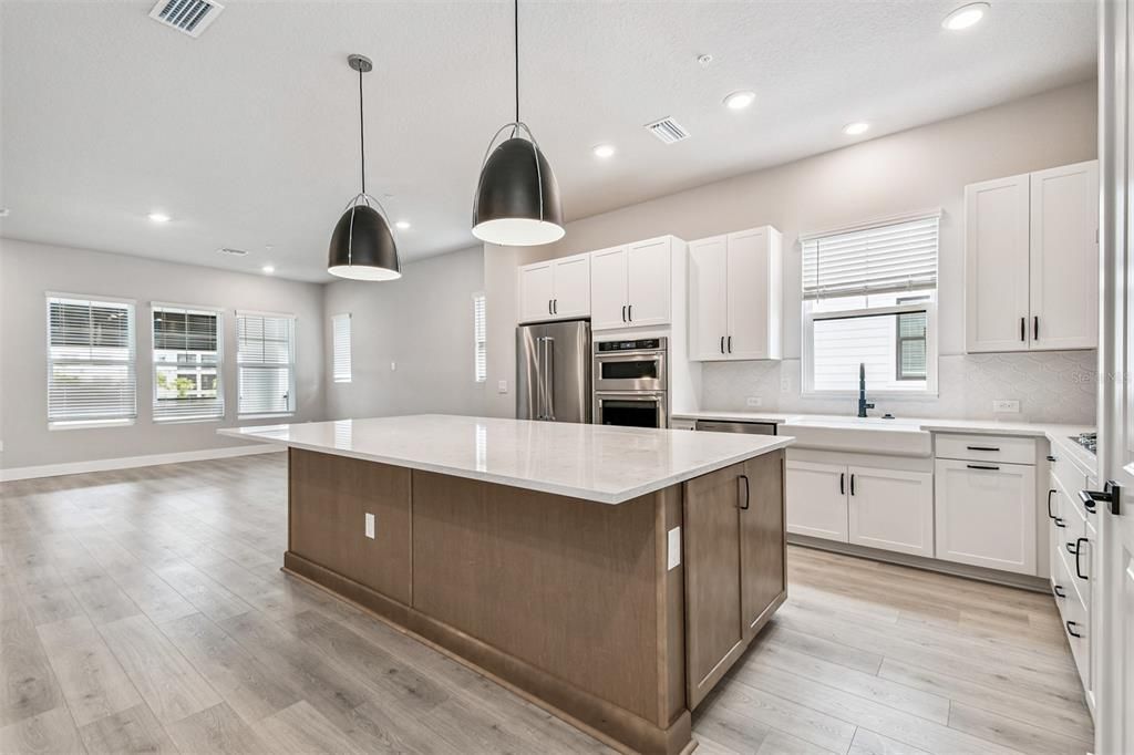 En Venta: $674,990 (3 camas, 3 baños, 2344 Pies cuadrados)